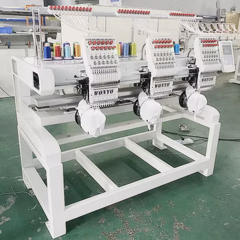 Máquina de bordado por computadora industrial de 3 cabezales con logotipo personalizado de fábrica de China